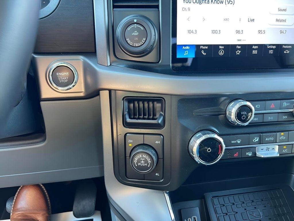 Ford F-150 XLT SuperCrew 4WD 2025