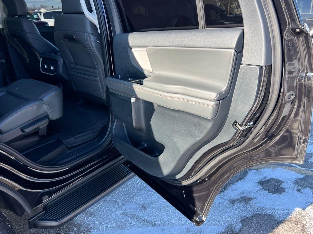 Ford Expedition Active 4WD 2025