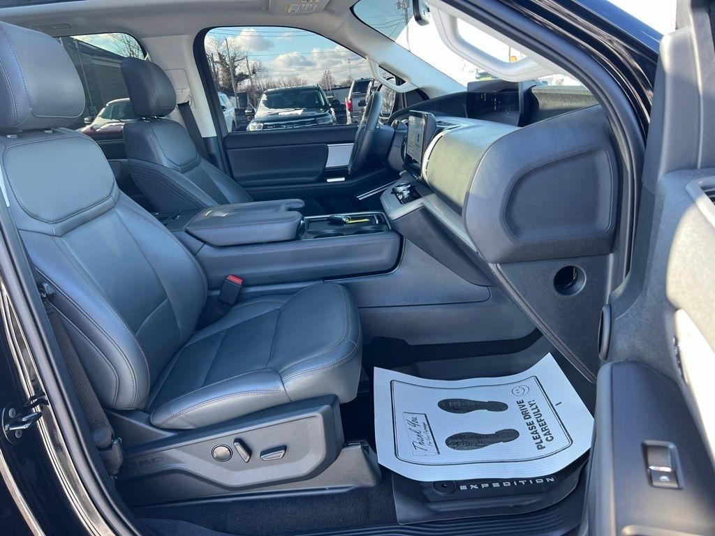 Ford Expedition Active 4WD 2025