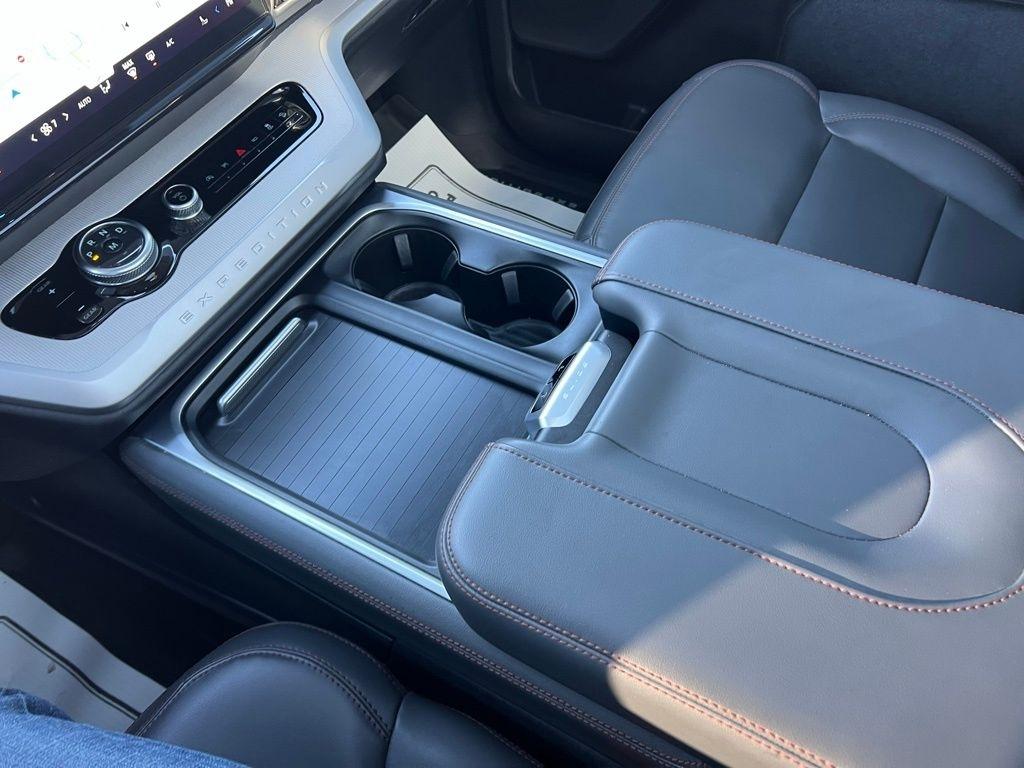 Ford Expedition Active 4WD 2025