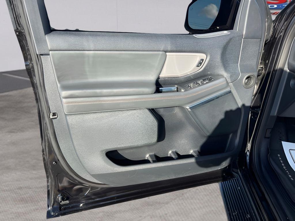 Ford Expedition Active 4WD 2025