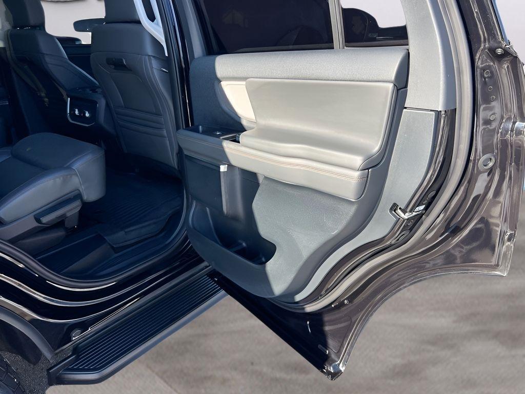 Ford Expedition Active 4WD 2025