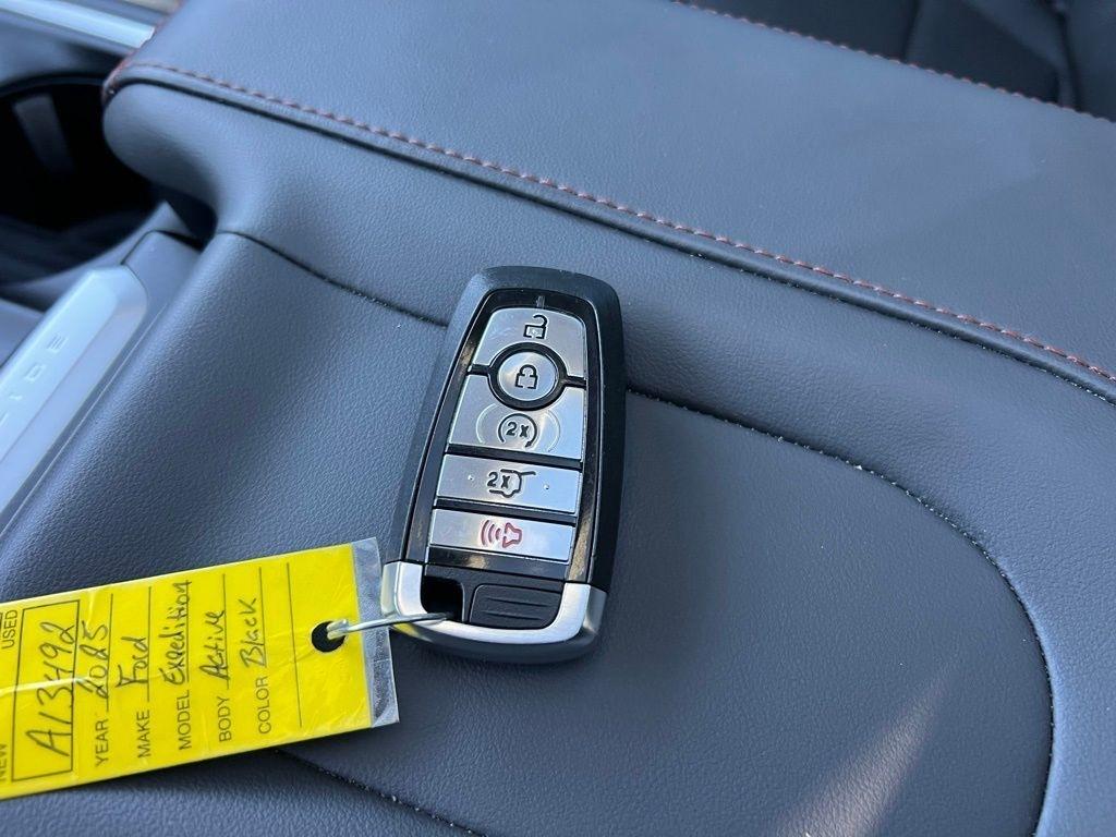 Ford Expedition Active 4WD 2025