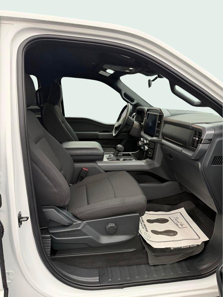 Ford F-150 XLT SuperCrew 4WD 2025