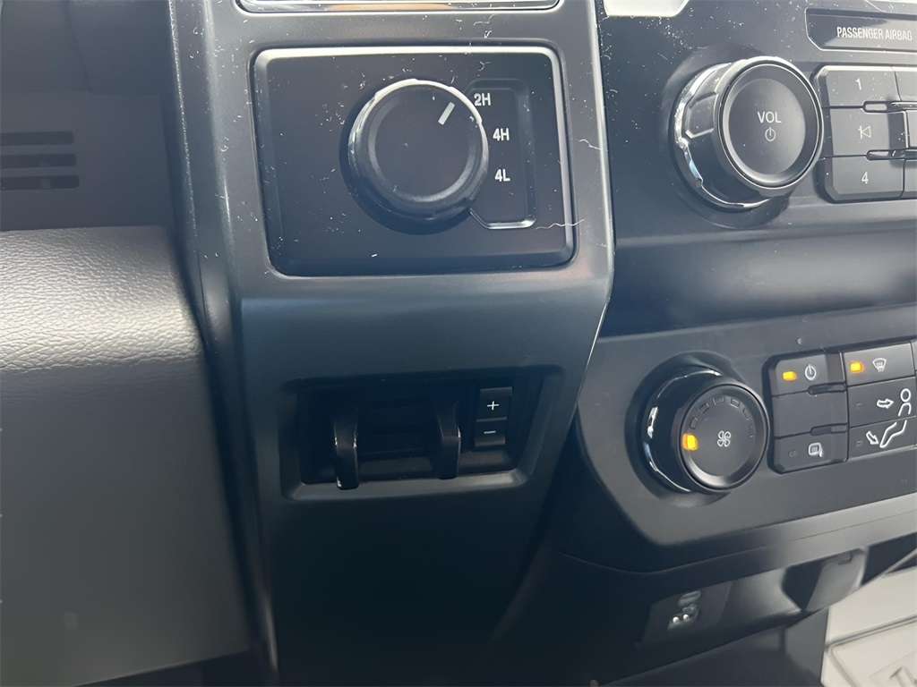 Ford F-250 SD XLT Crew Cab 4WD 2022