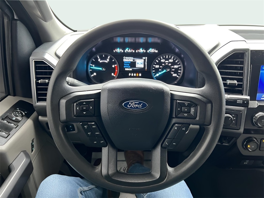 Ford F-250 SD XLT Crew Cab 4WD 2022