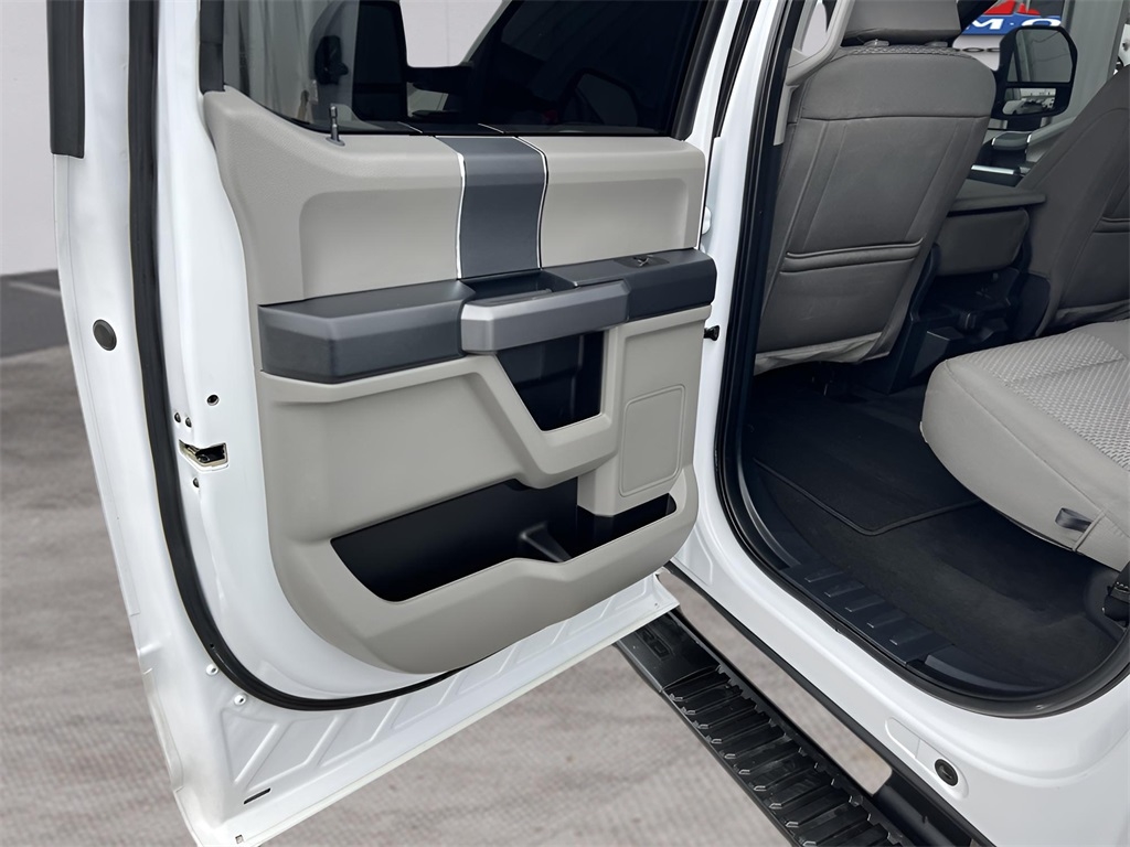 Ford F-250 SD XLT Crew Cab 4WD 2022