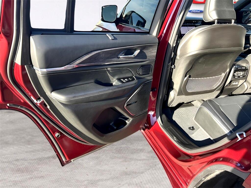 Jeep Grand Cherokee Overland 4WD 2023