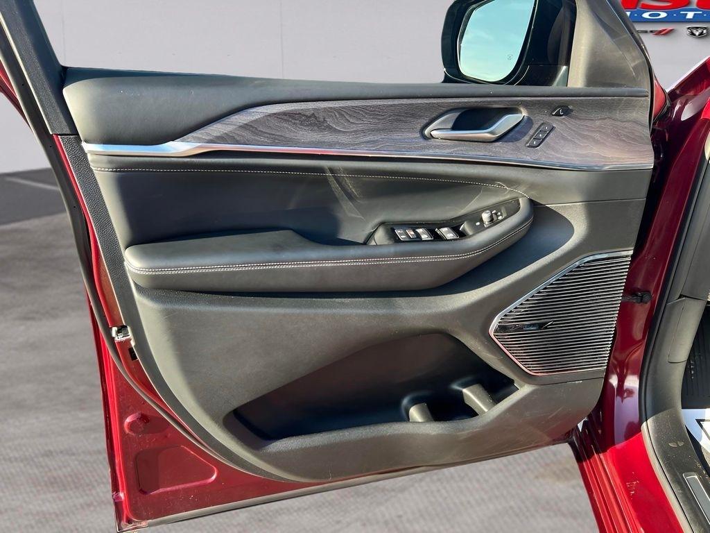 Jeep Grand Cherokee Overland 4WD 2023