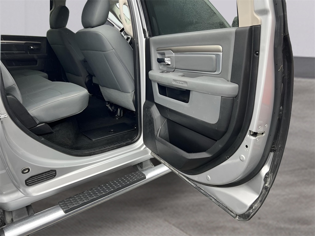 RAM 2500 SLT Crew Cab SWB 4WD 2017