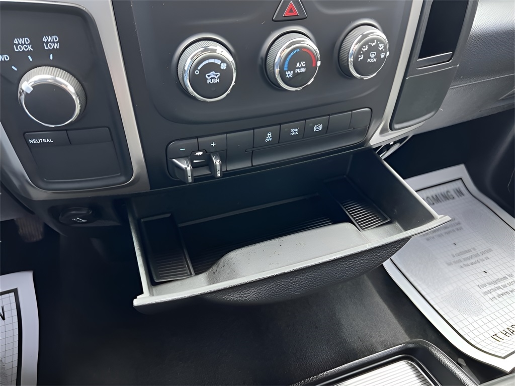 RAM 2500 SLT Crew Cab SWB 4WD 2017