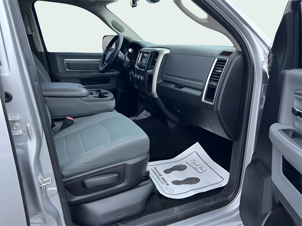 RAM 2500 SLT Crew Cab SWB 4WD 2017