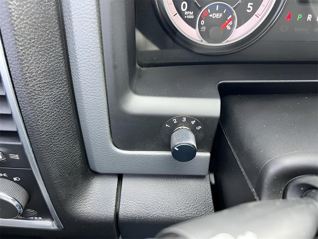 RAM 2500 SLT Crew Cab SWB 4WD 2017