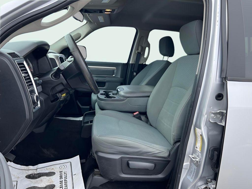 RAM 2500 SLT Crew Cab SWB 4WD 2017