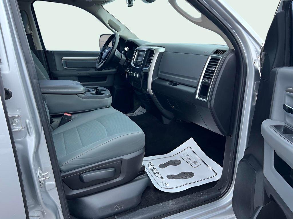 RAM 2500 SLT Crew Cab SWB 4WD 2017