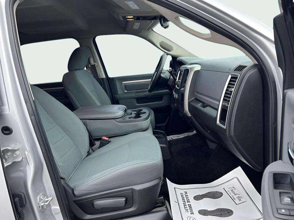 RAM 2500 SLT Crew Cab SWB 4WD 2017