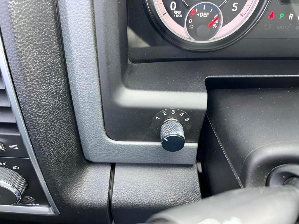 RAM 2500 SLT Crew Cab SWB 4WD 2017