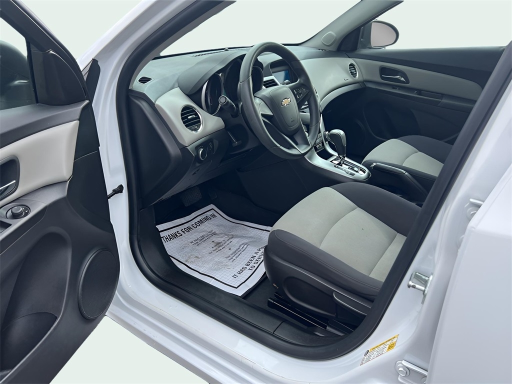 Chevrolet Cruze LS Auto 2015