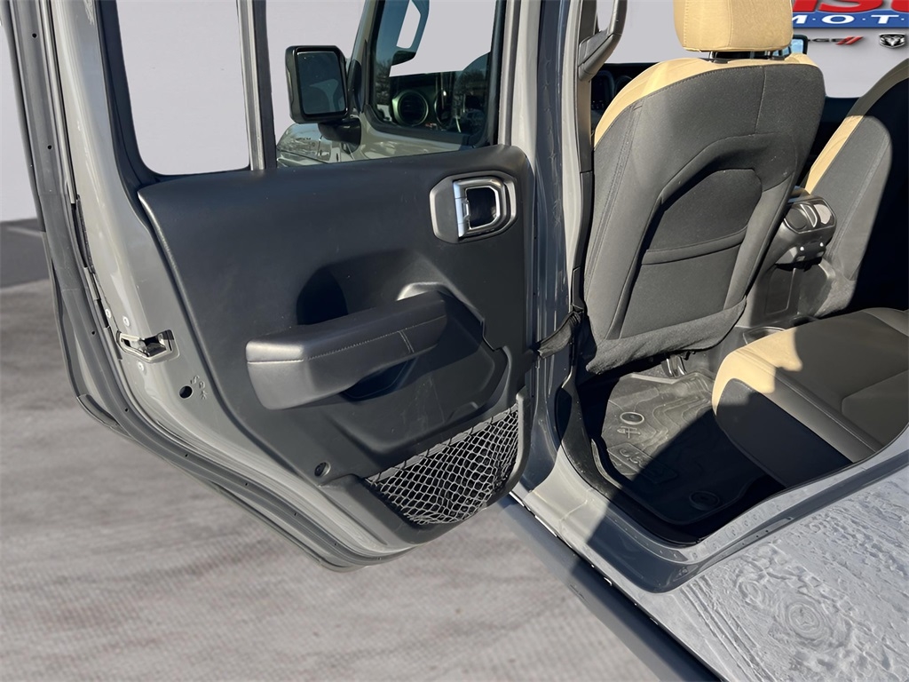 Jeep Gladiator Sport S 2021