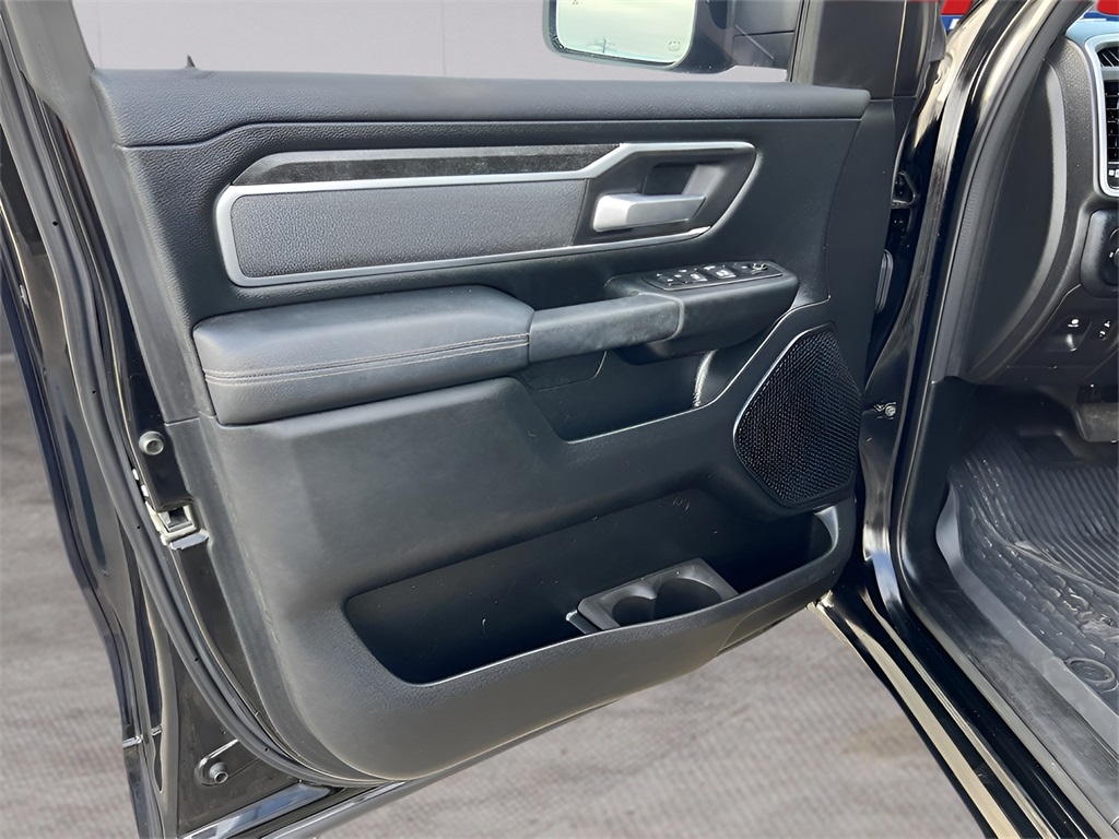 RAM 1500 Big Horn Crew Cab SWB 4WD 2020