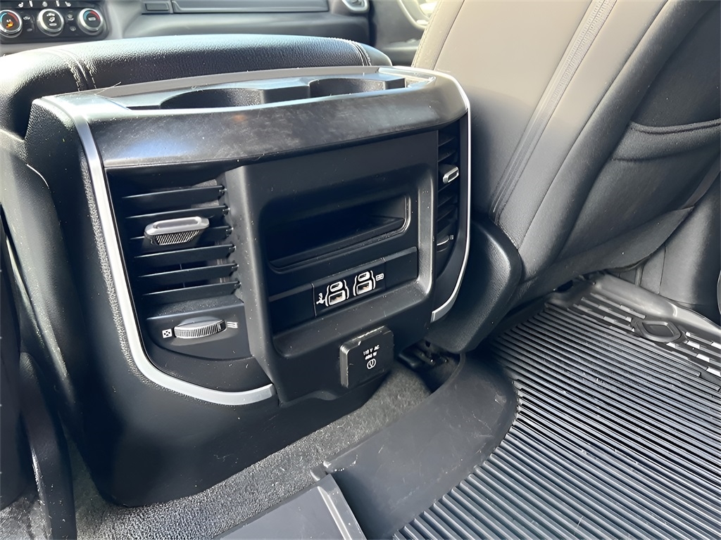 RAM 1500 Big Horn Crew Cab SWB 4WD 2020