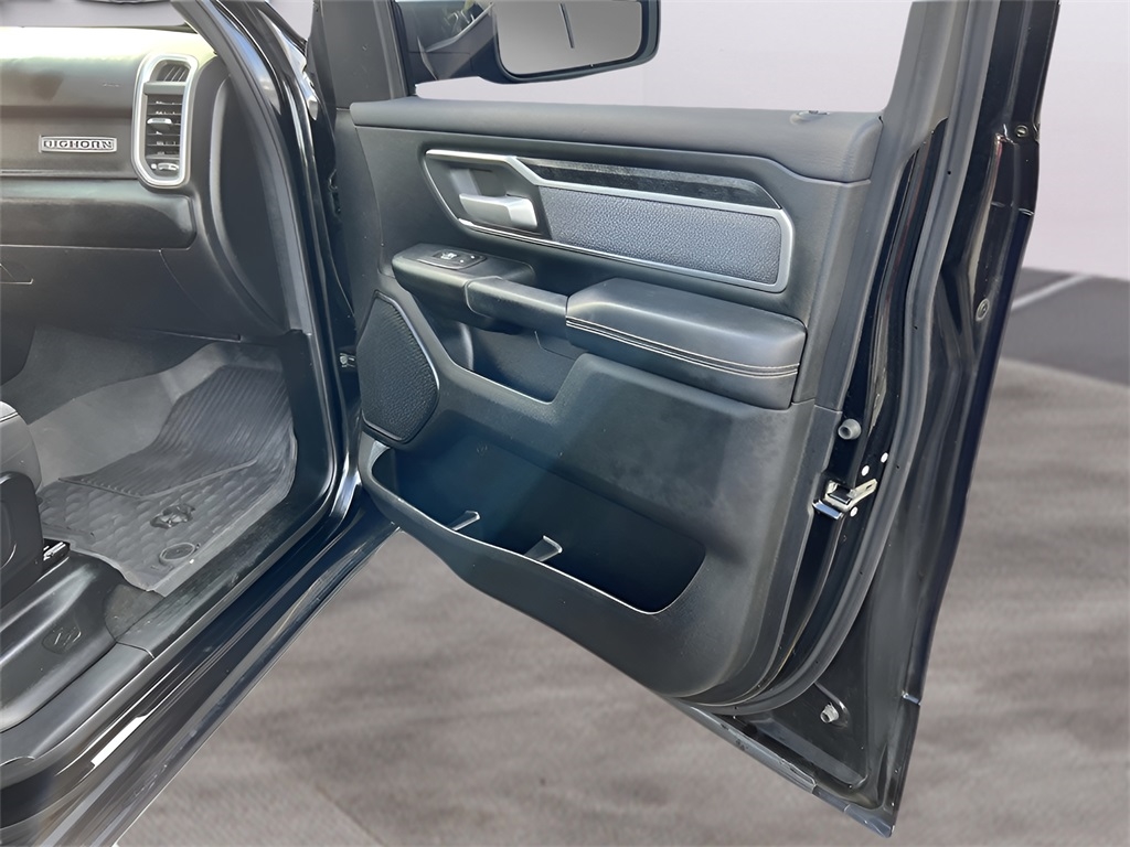 RAM 1500 Big Horn Crew Cab SWB 4WD 2020