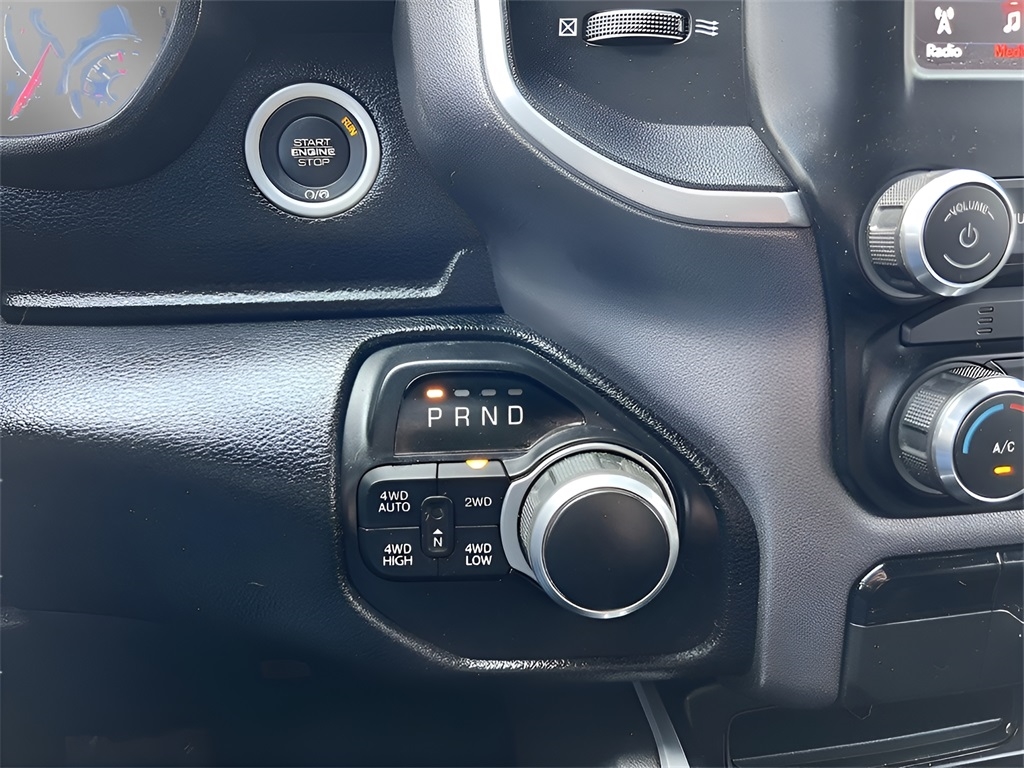 RAM 1500 Big Horn Crew Cab SWB 4WD 2020