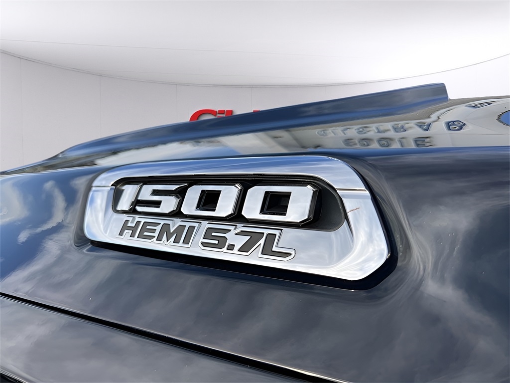 RAM 1500 Big Horn Crew Cab SWB 4WD 2020