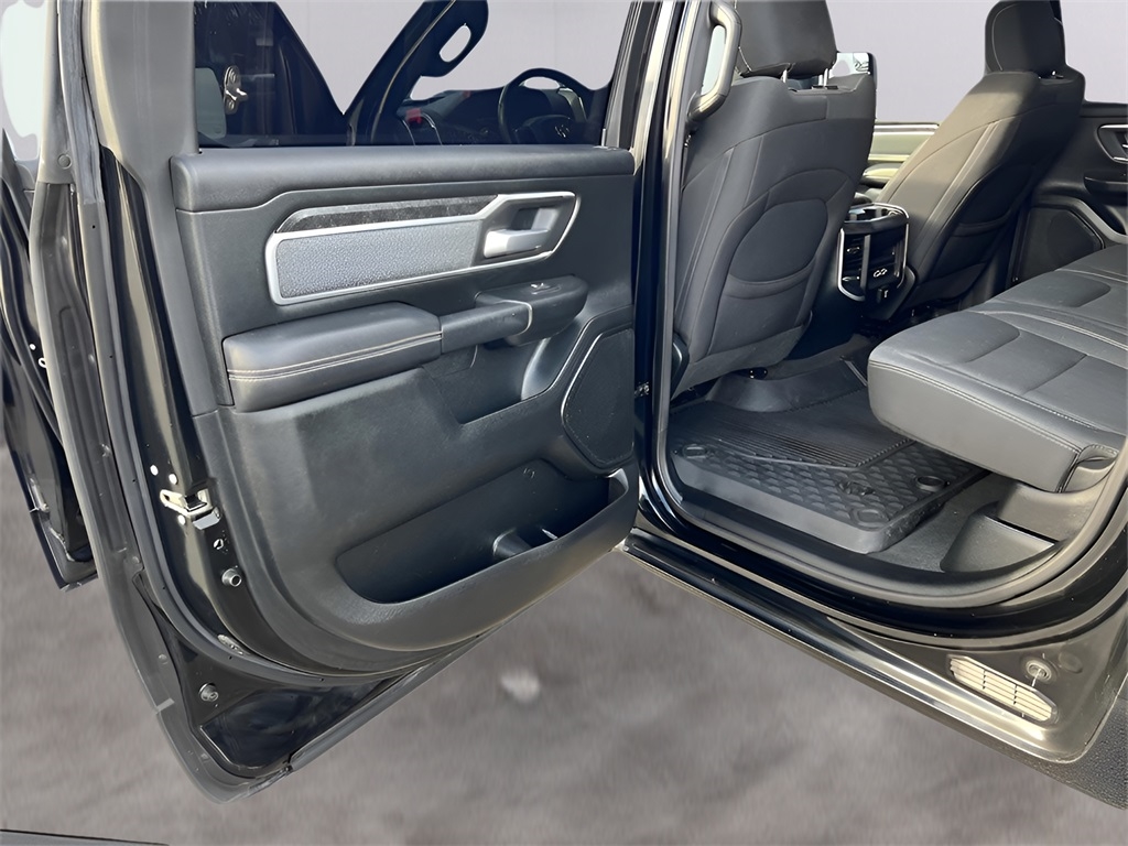 RAM 1500 Big Horn Crew Cab SWB 4WD 2020