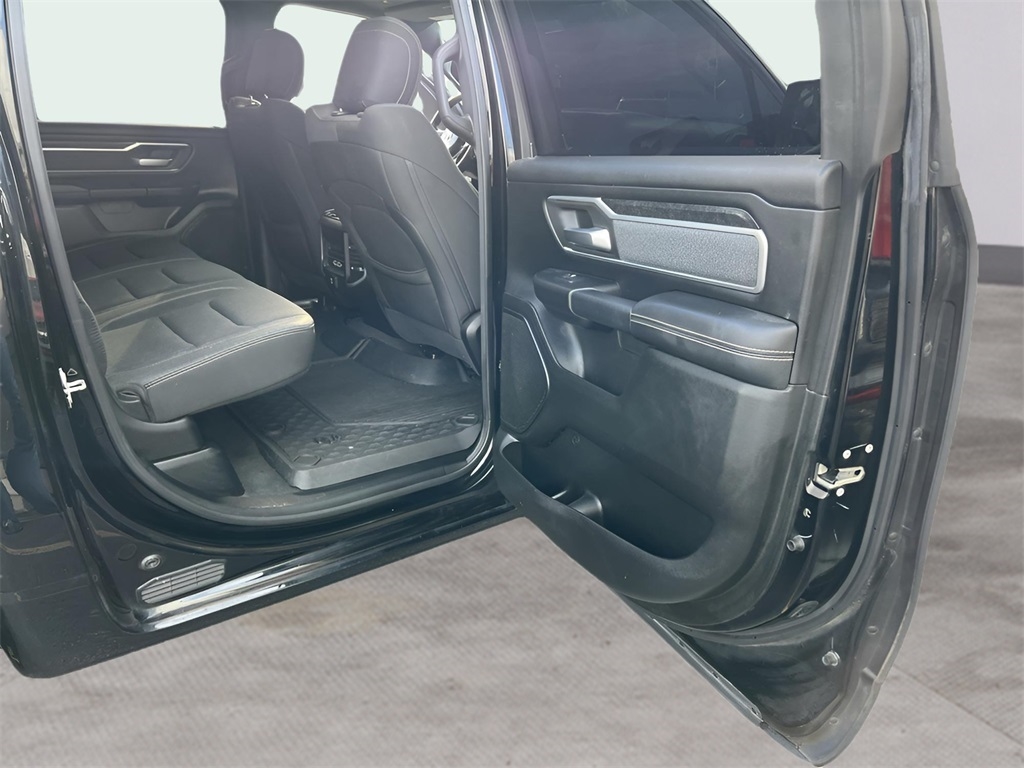 RAM 1500 Big Horn Crew Cab SWB 4WD 2020