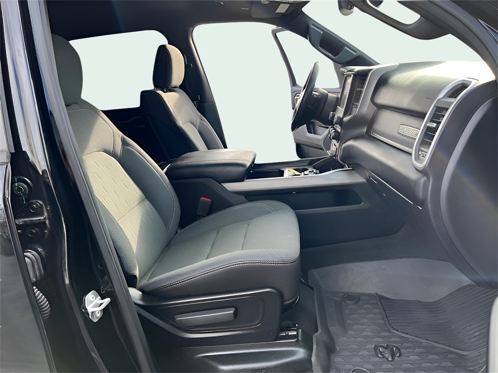 RAM 1500 Big Horn Crew Cab SWB 4WD 2020