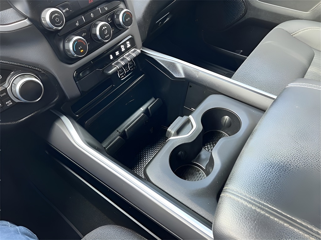 RAM 1500 Big Horn Crew Cab SWB 4WD 2020