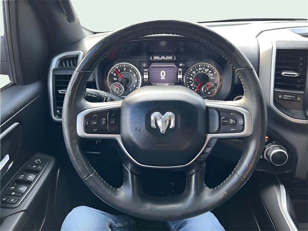 RAM 1500 Big Horn Crew Cab SWB 4WD 2020