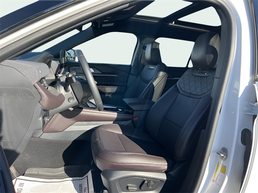 Ford Explorer Platinum AWD 2025