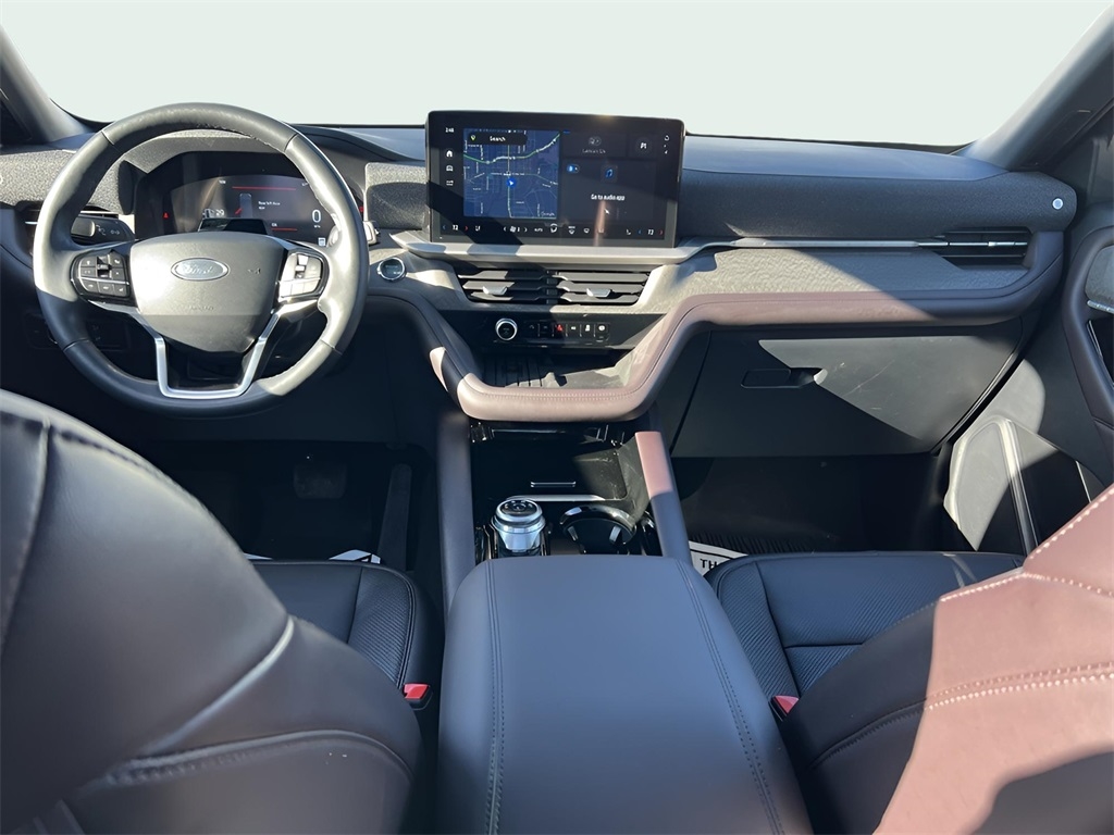 Ford Explorer Platinum AWD 2025