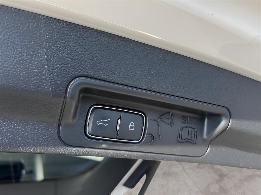 Ford Explorer Platinum AWD 2025