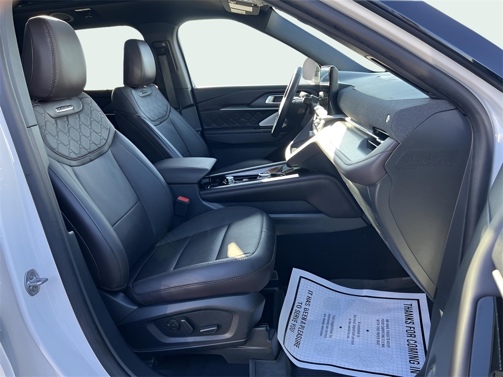 Ford Explorer Platinum AWD 2025