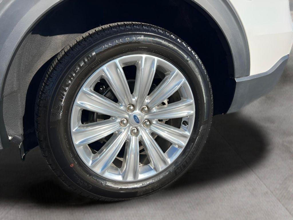 Ford Explorer Platinum AWD 2025