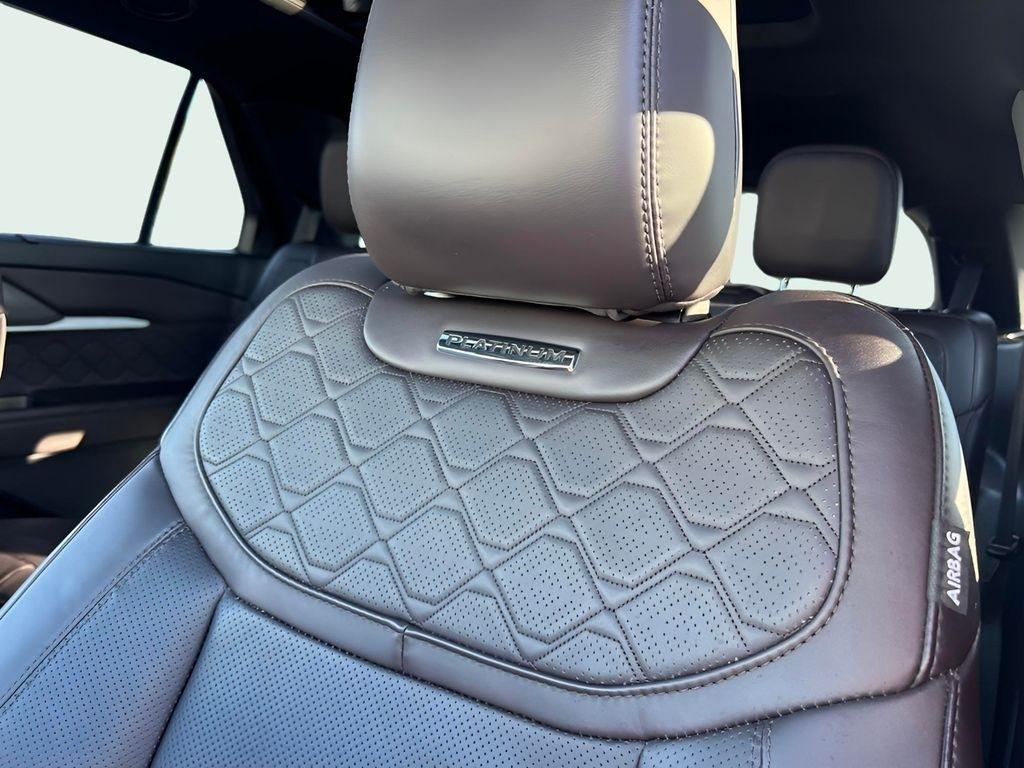 Ford Explorer Platinum AWD 2025