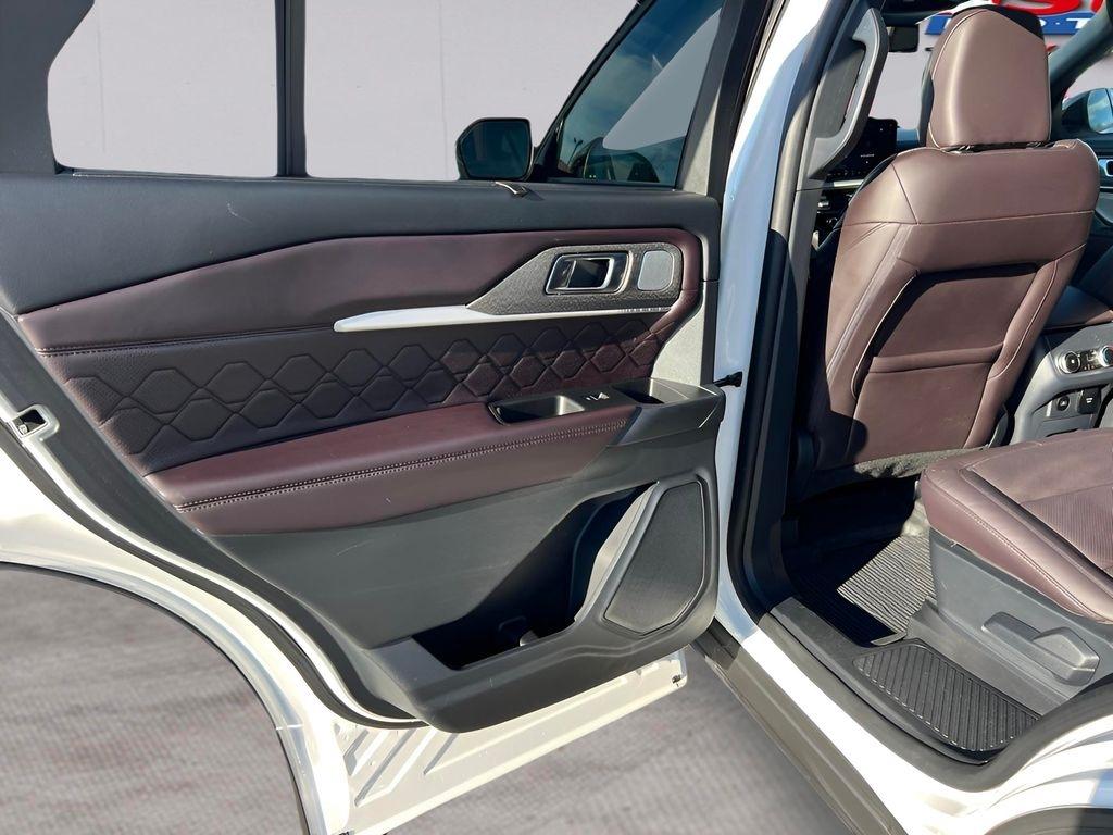 Ford Explorer Platinum AWD 2025