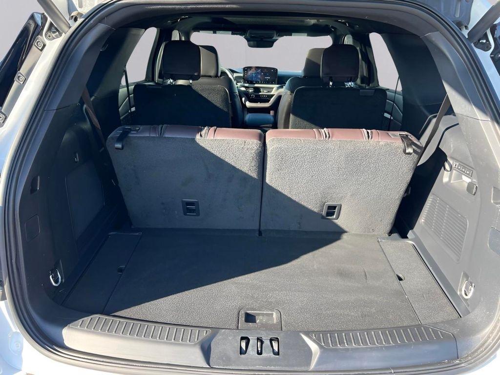 Ford Explorer Platinum AWD 2025