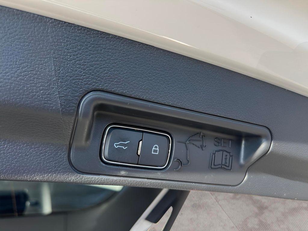 Ford Explorer Platinum AWD 2025