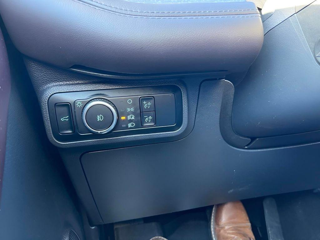 Ford Explorer Platinum AWD 2025