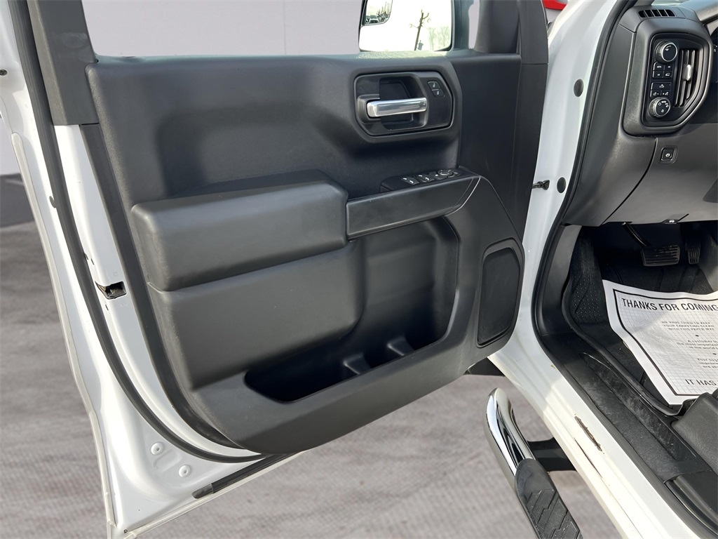 Chevrolet Silverado 1500 Custom Crew Cab Long Box 4WD 2020