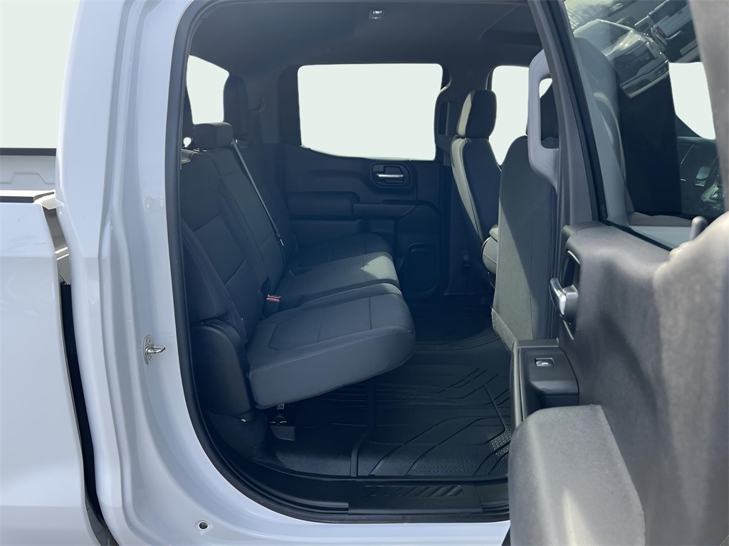 Chevrolet Silverado 1500 Custom Crew Cab Long Box 4WD 2020