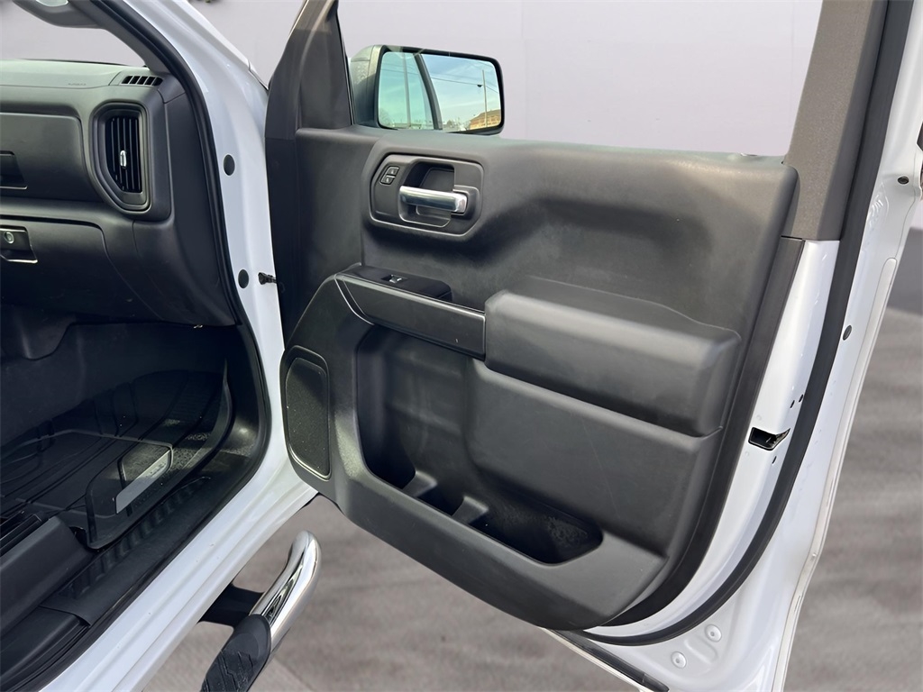 Chevrolet Silverado 1500 Custom Crew Cab Long Box 4WD 2020