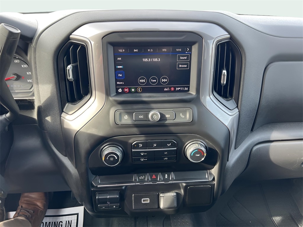 Chevrolet Silverado 1500 Custom Crew Cab Long Box 4WD 2020