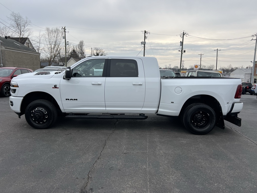 RAM 3500 Laramie Mega Cab 4WD DRW 2025
