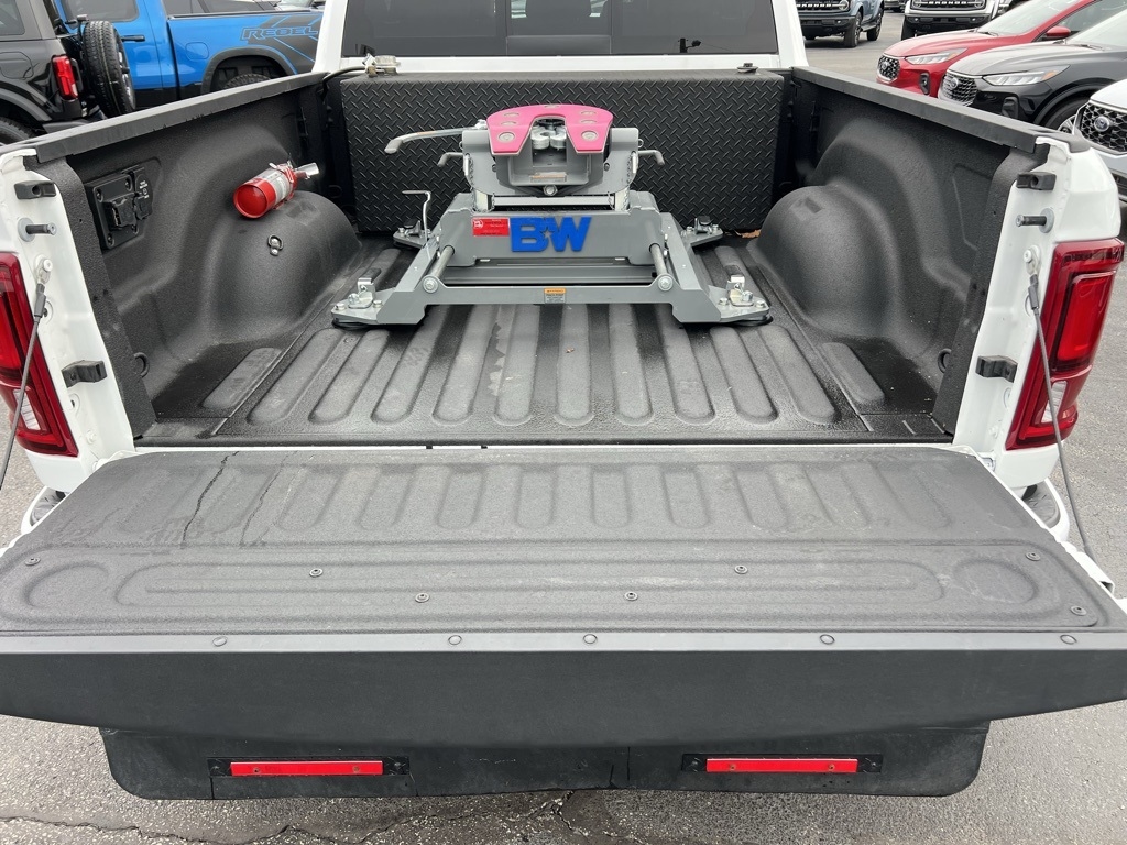 RAM 3500 Laramie Mega Cab 4WD DRW 2025