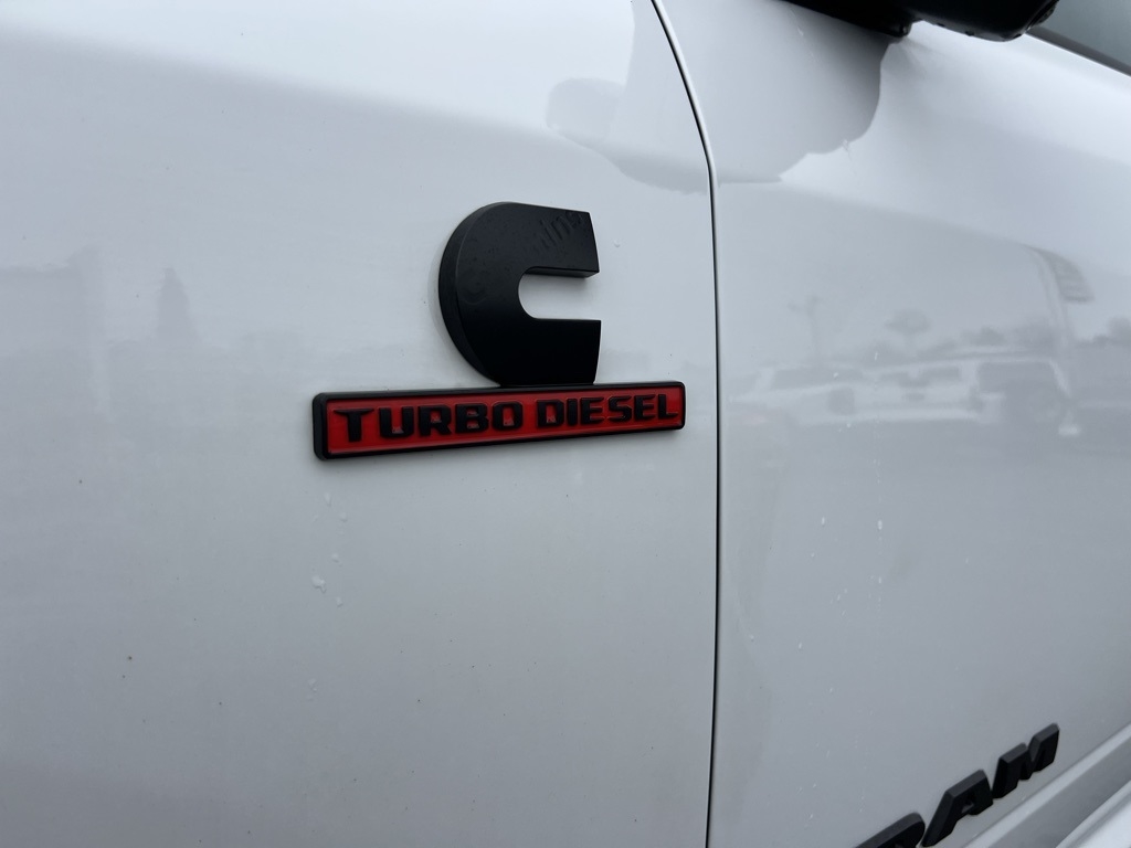 RAM 3500 Laramie Mega Cab 4WD DRW 2025